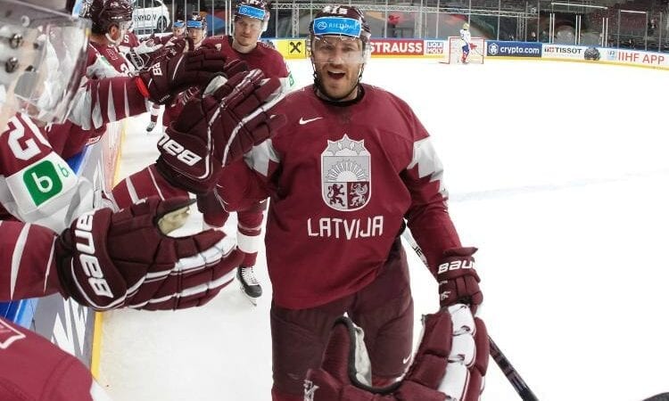 Mārtiņš Karsums, hokejazinas.com