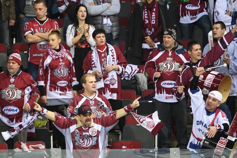 Rīgas Dinamo fani, hokejazinas.com