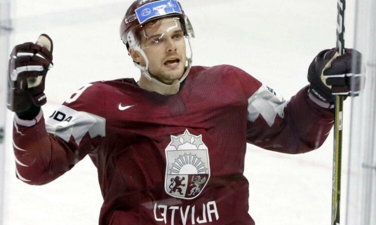 Teodors Bļugers, hokejazinas.com