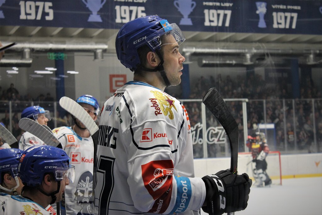 Sotnieks Ekskluz v Sarun Par Kladno Un J gru Hokeja Zi as
