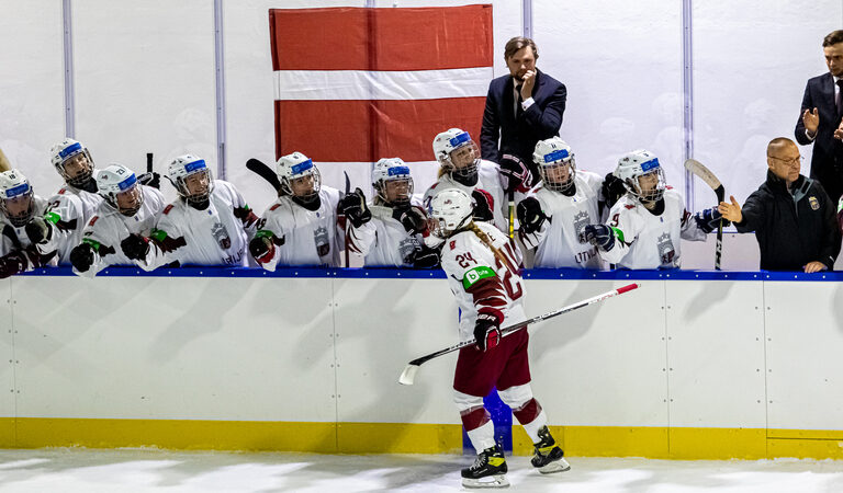 Latvijas U-18 meiteņu hokeja izlase, hokejazinas.com