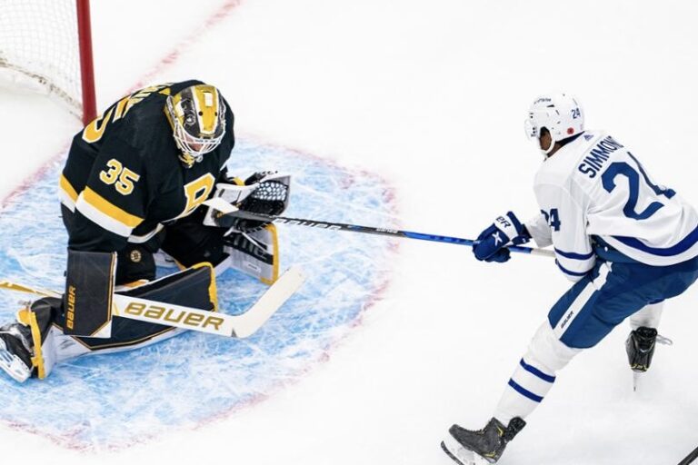 Toronto "Maple Leafs" un Bostonas "Bruins", hokejazinas.com