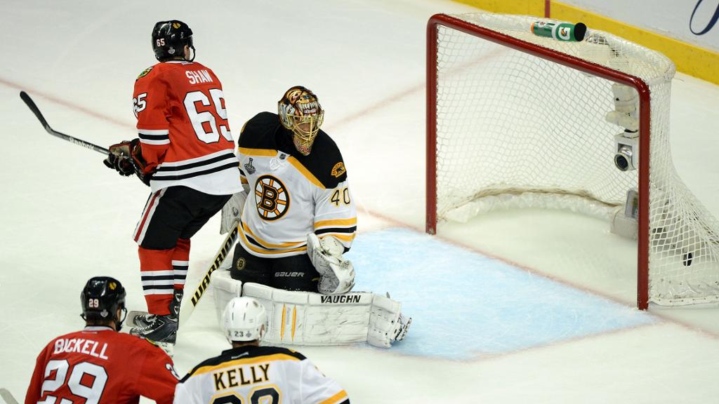 Bostonas "Bruins" un Čikāgas "Blackhawks", hokejazinas.com