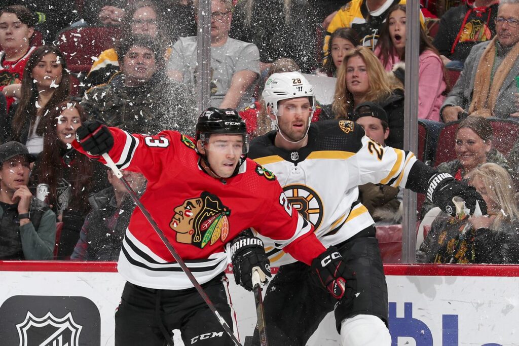 Bostonas "Bruins" un Čikāgas "Blackhawks", hokejazinas.com