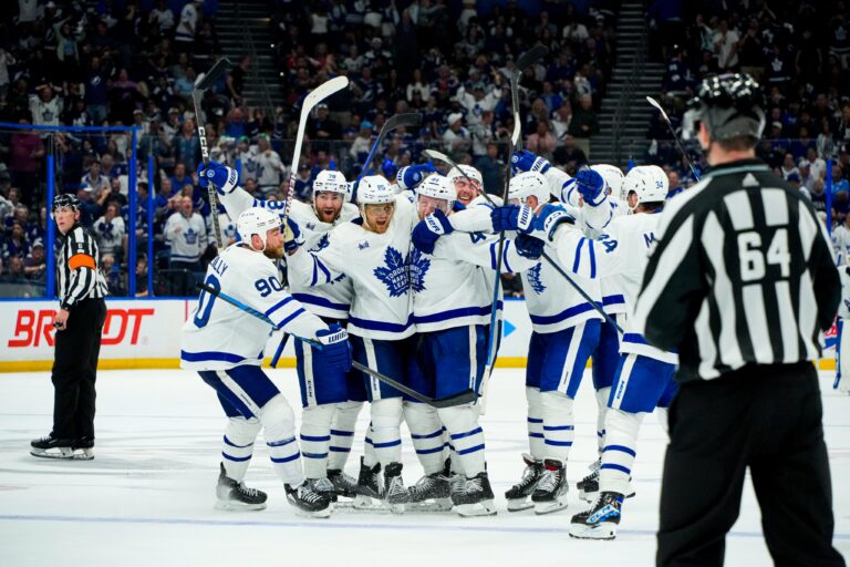 Toronto "Maple Leafs" un Tampabejas "Lightning", hokejazinas.com