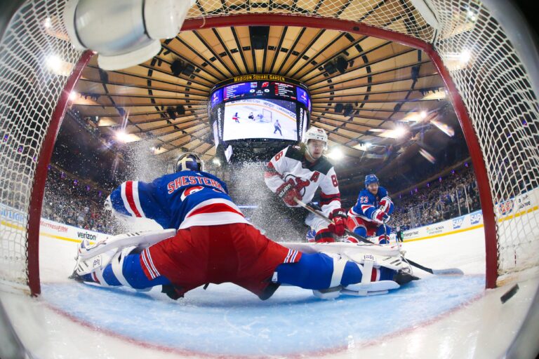 Ņūdžersijas "Devils" un Ņujorkas "Rangers", hokejazinas.com