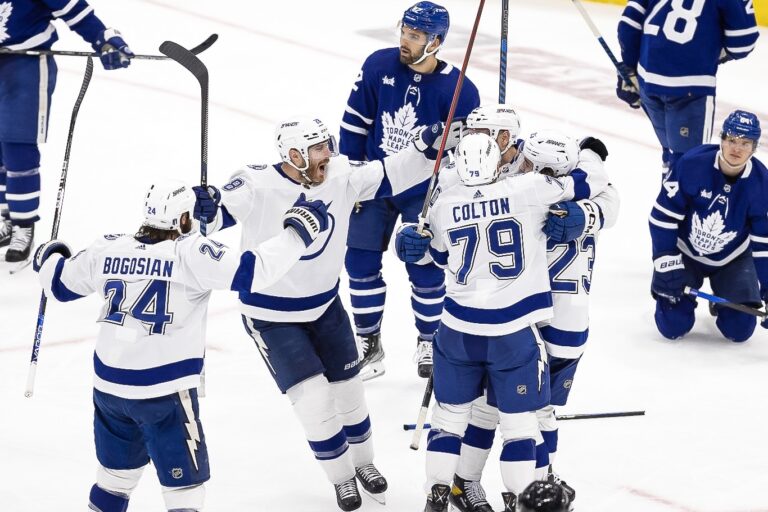 Toronto "Maple Leafs" un Tampabejas "Lightning", hokejazinas.com