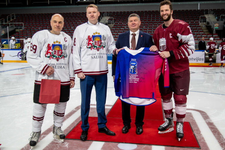 Lauris Dārziņš, hokejazinas.com