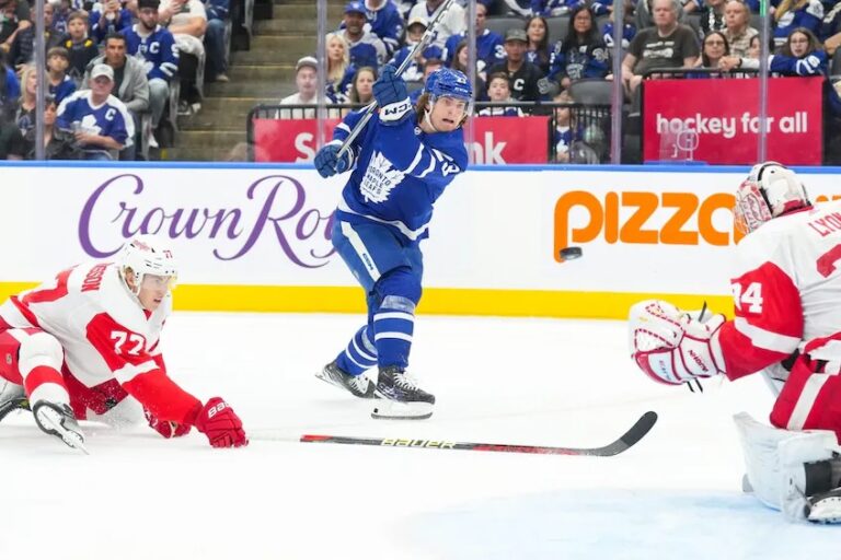 Toronto "Maple Leafs" un Detroitas "Red Wings", hokejazinas.com