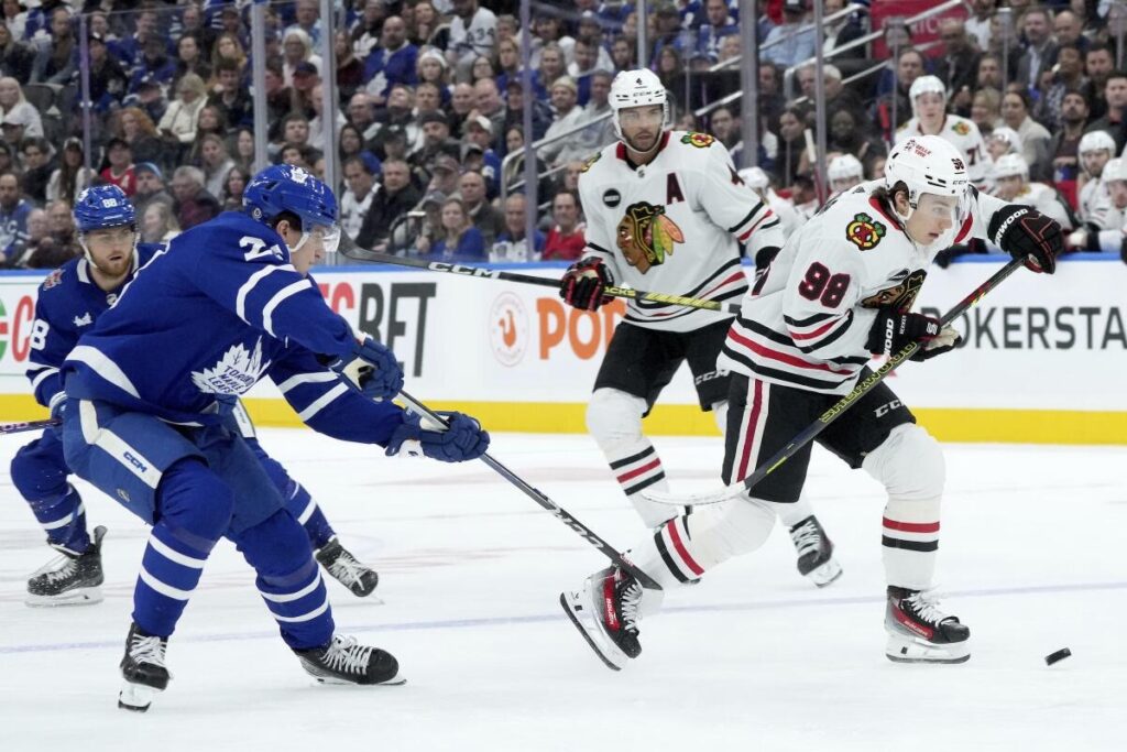 Čikāgas "Blackhawks" un Toronto "Maple Leafs", hokejazinas.com