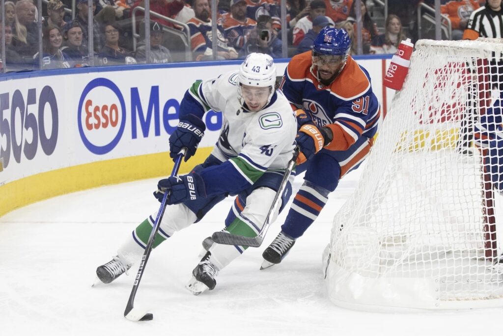 Kvins Hjūzs un Evanders Keins, Vankūveras "Canucks" un Edmontonas "Oilers", hokejazinas.com