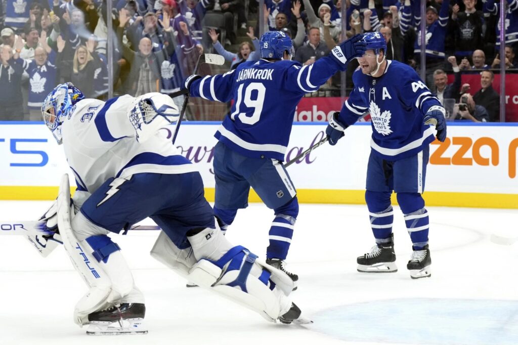 Toronto "Maple Leafs" un Tampabejas "Lightning", hokejazinas.com