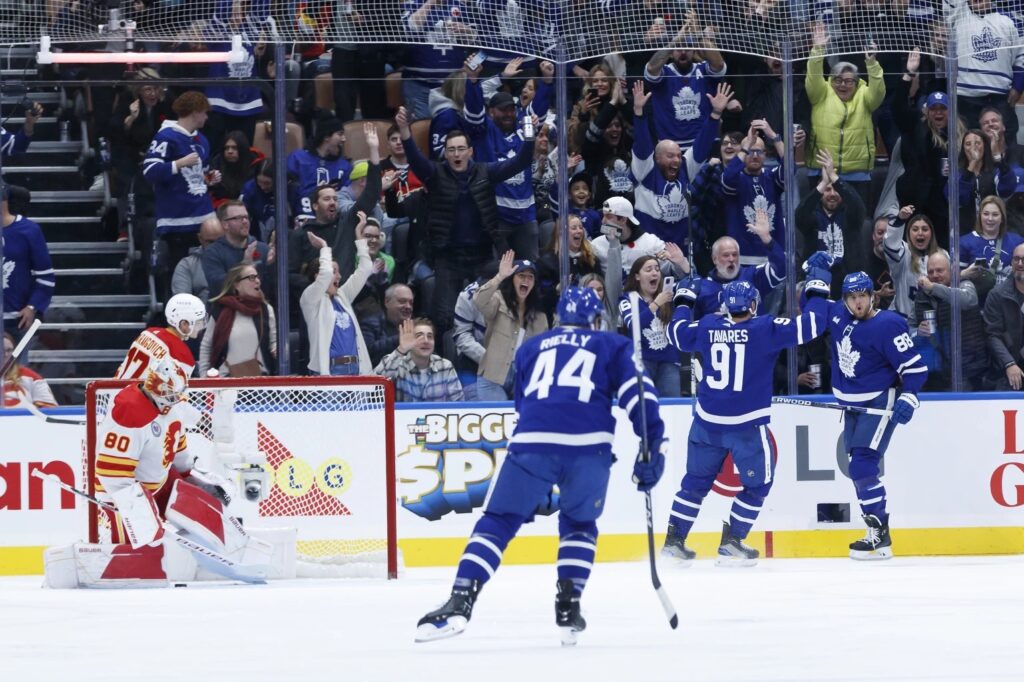 Toronto "Maple Leafs" un Kalgari "Flames", hokejazinas.com