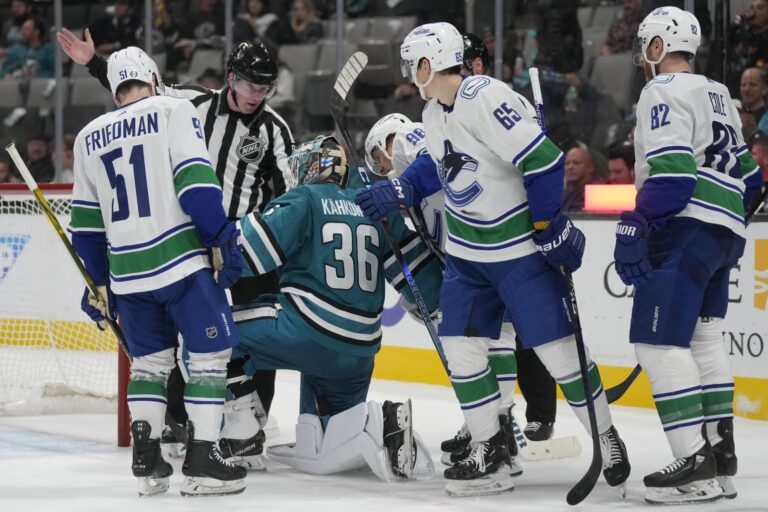 Vankūveras "Canucks" un Sanhosē "Sharks", hokejazinas.com