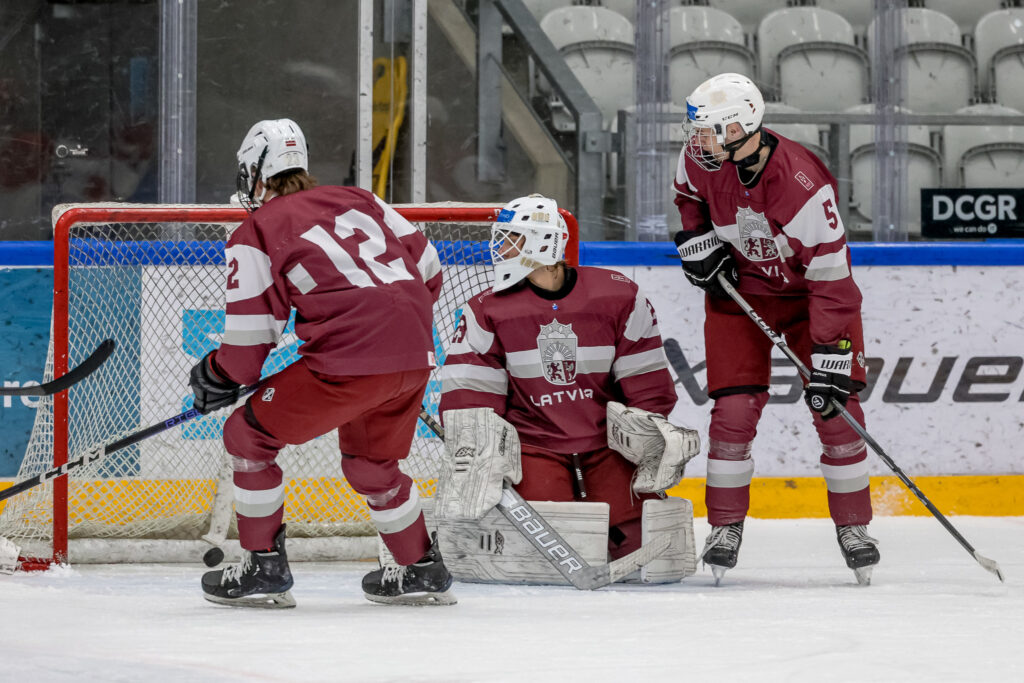 Latvijas U-18 hokeja izlase, hokejazinas.com