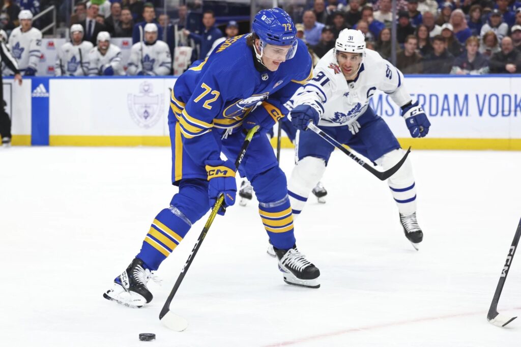 Teidžs Tompsons, Džons Tavaress, Bufalo "Sabres", Toronto "Maple Leafs", hokejazinas.com