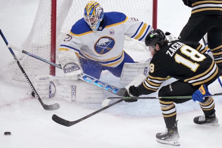 Devons Levi, Pāvels Zaha, Bostonas "Bruins", Bufalo "Sabres", hokejazinas.com