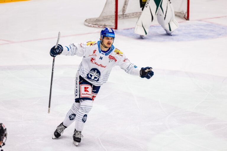 Eduards Tralmaks, hokejazinas.com
