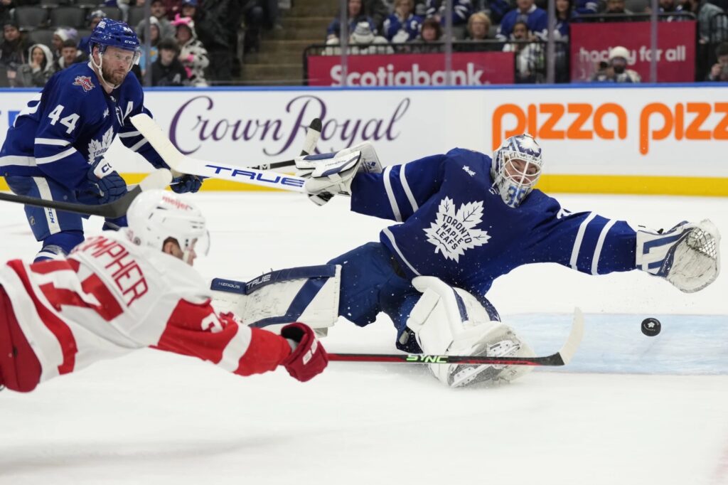 Iļja Samsonovs, Džei Tī Komfers, Morgans Railijs, Toronto "Maple Leafs", Detroitas "Red Wings", hokejazinas.com