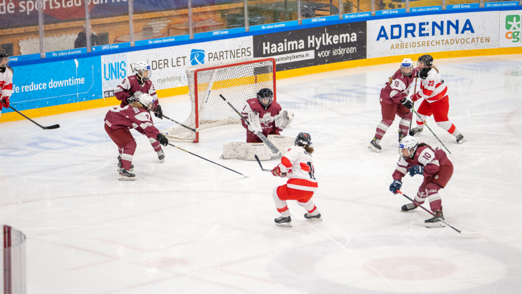 Latvijas U-18 sieviešu izlase, Hokejazinas.com