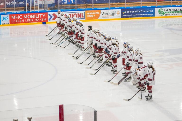 Latvijas U-18 sieviešu izlase, Hokejazinas.com