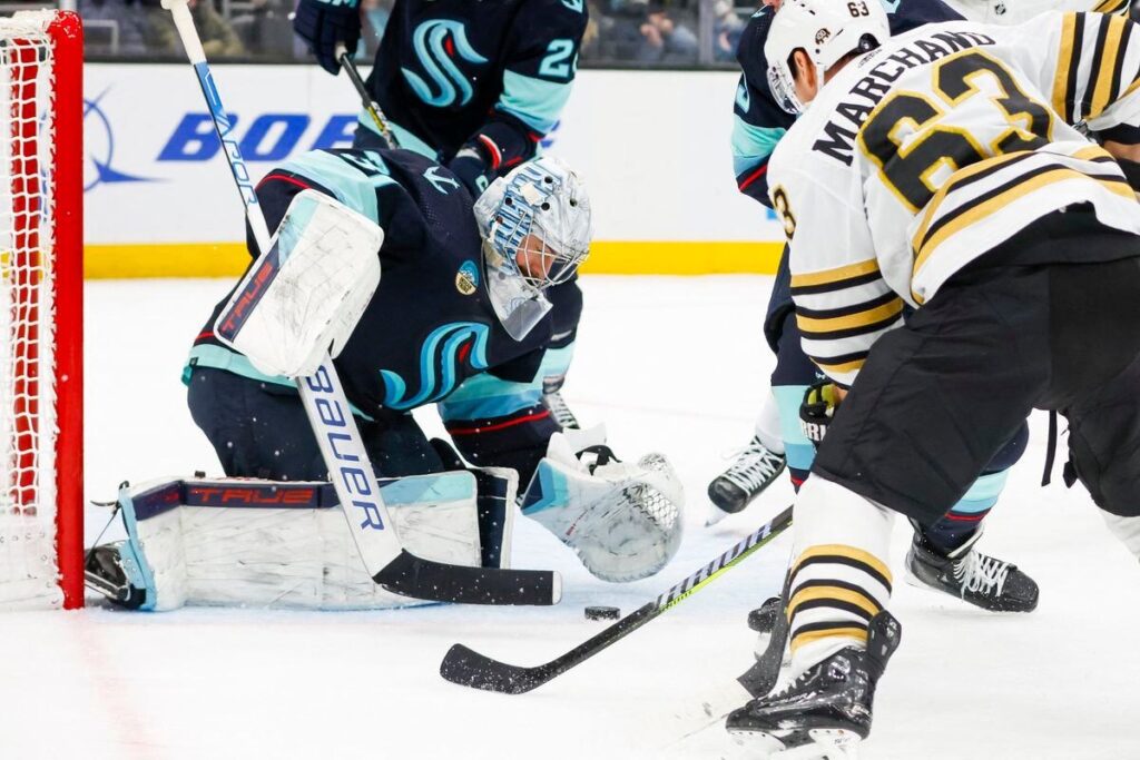 Filips Grūbauers un Breds Maršāns, Sietlas "Kraken" un Bostonas "Bruins", hokejazinas.com