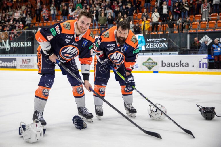 Kaspars Daugaviņš un Kristofers Bindulis, hokejazinas.com