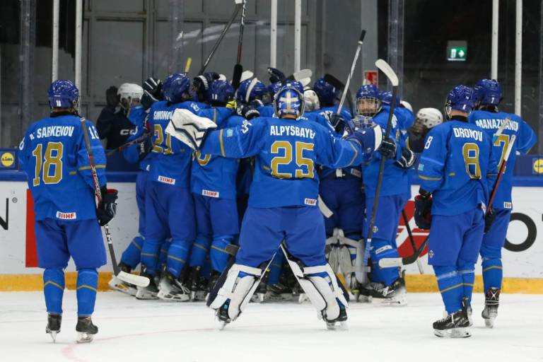 Kazahstānas U-18 izlase, hokejazinas.com