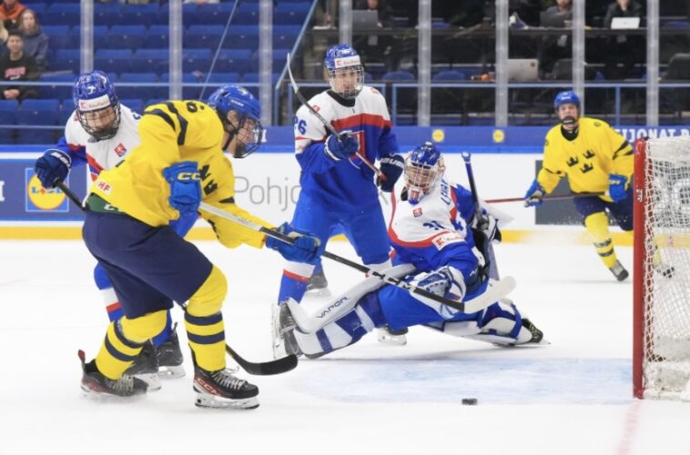 Zviedrijas un Slovākijas U-18 hokeja izlases, hokejazinas.com