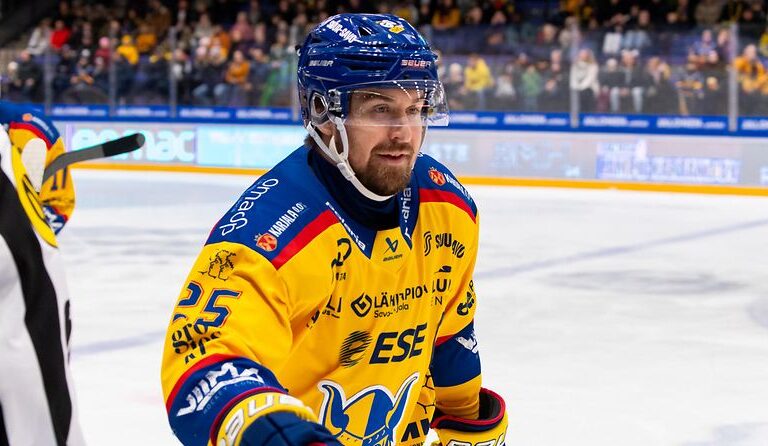 Pekka Jormakka, Hokejazinas.com