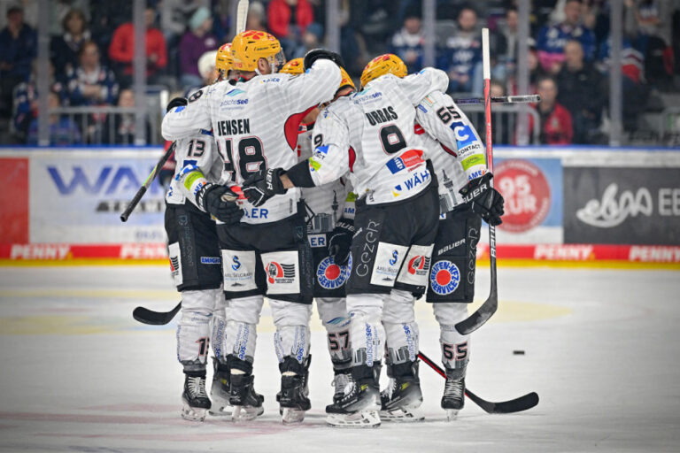 Brēmerhāfenes "Fischtown Pinguins", Hokejazinas.com