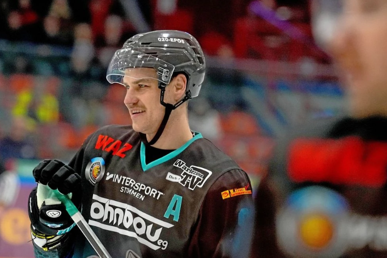 Sandis Zolmanis, Hokejazinas.com