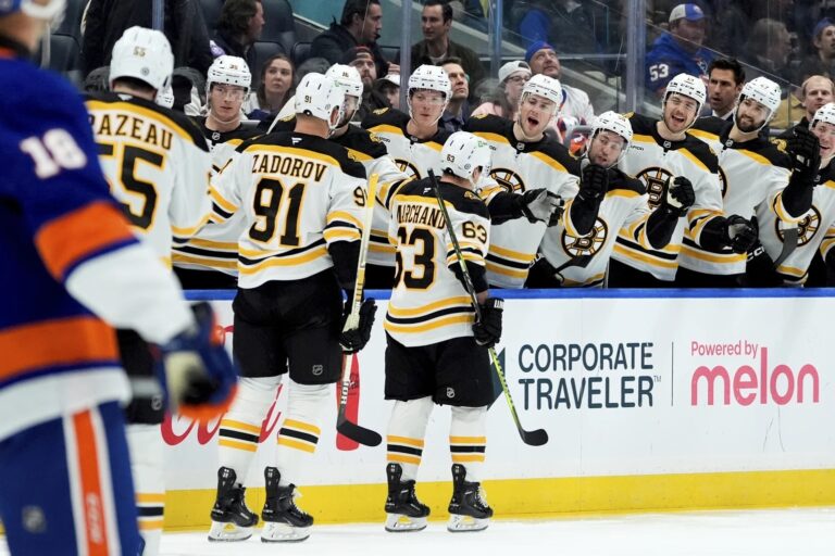 Bostonas "Bruins" un Ņujorkas "Islanders", hokejazinas.com