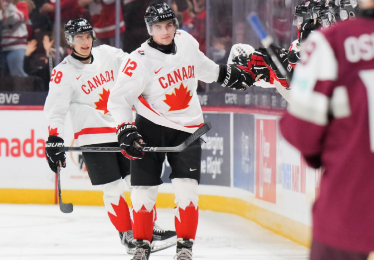 Džets Lučanko, hokejazinas.com