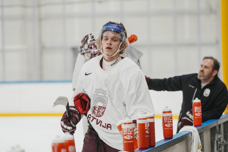 Emīls Veckaktiņš, hokejazinas.com