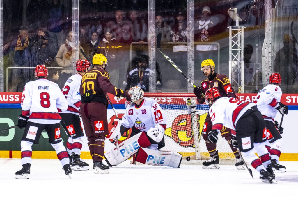 Brēmerhāfenes "Fischtown Pinguins" un Ženēvas "Servette", hokejazinas.com