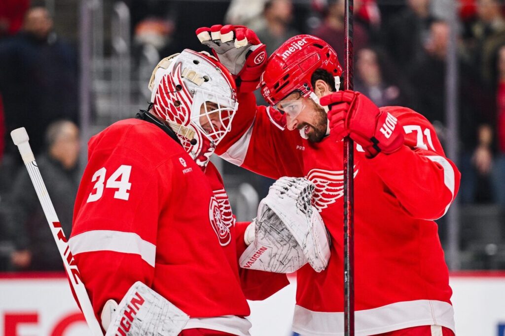 Alekss Laions, Dilans Larkins un Detroitas "Red Wings", hokejazinas.com