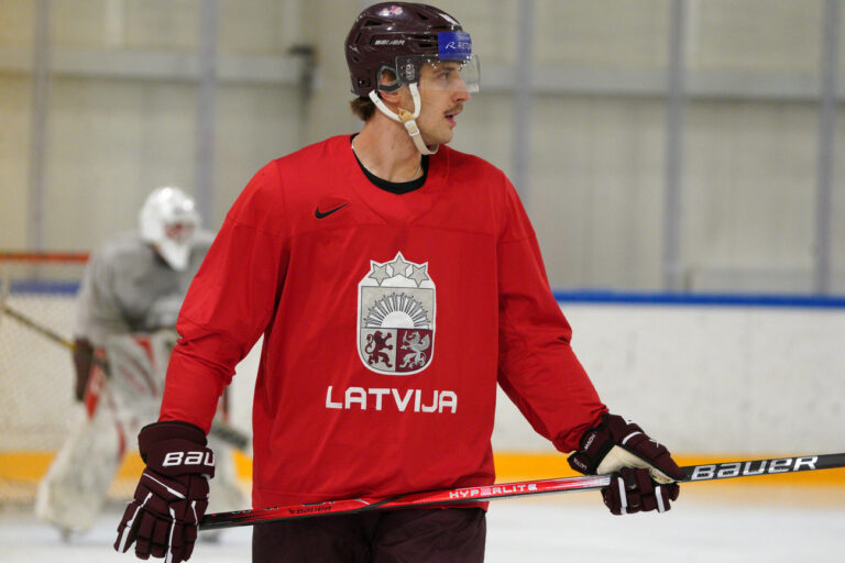 Miks Tumānovs, hokejazinas.com