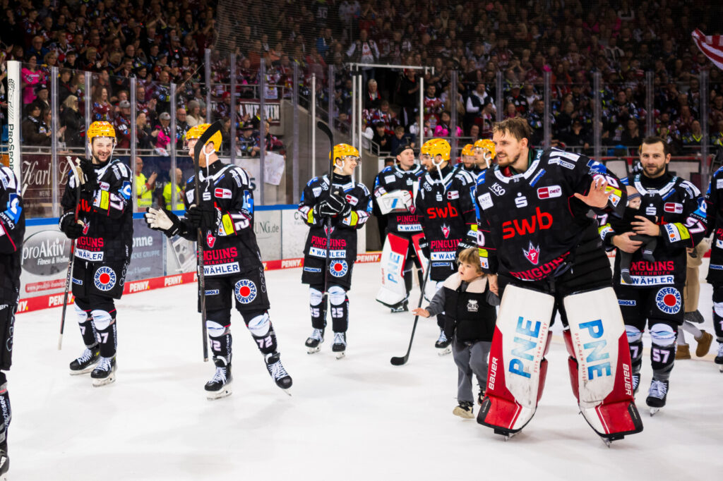 Kristers Gudļevskis un Brēmerhāfenes Fischtown Pinguins, Hokejazinas.com