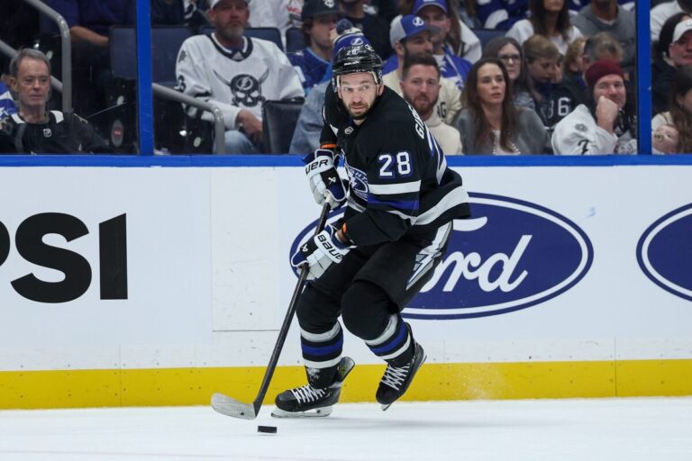 Zemgus Girgensons, hokejazinas.com