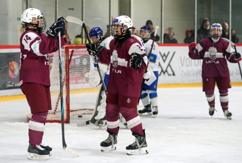 Latvijas U-18 sieviešu izlase, Hokejazinas.com