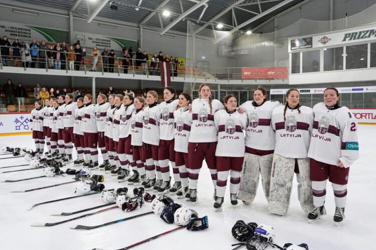 Latvijas U-18 sieviešu izlase, Hokejazinas.com