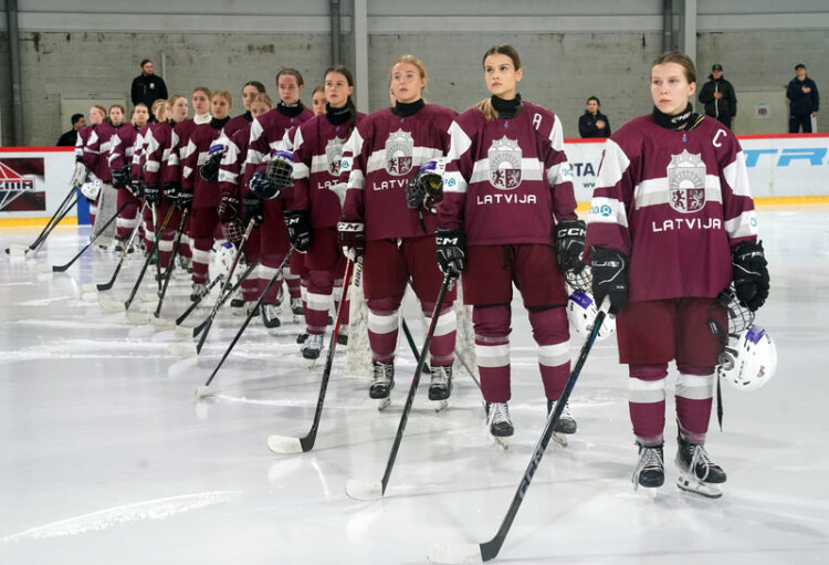 Latvijas U-18 sieviešu izlase, Hokejazinas.com