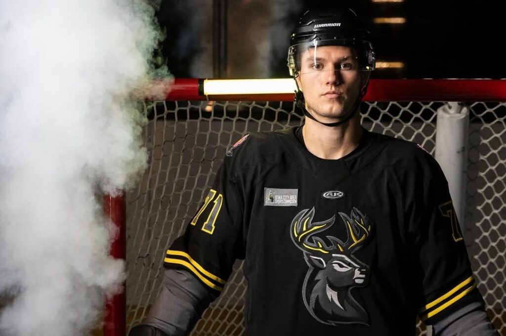 Bogdans Hodass, hokejazinas.com