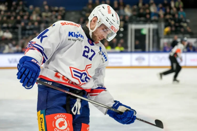 Deniss Smirnovs, hokejazinas.com