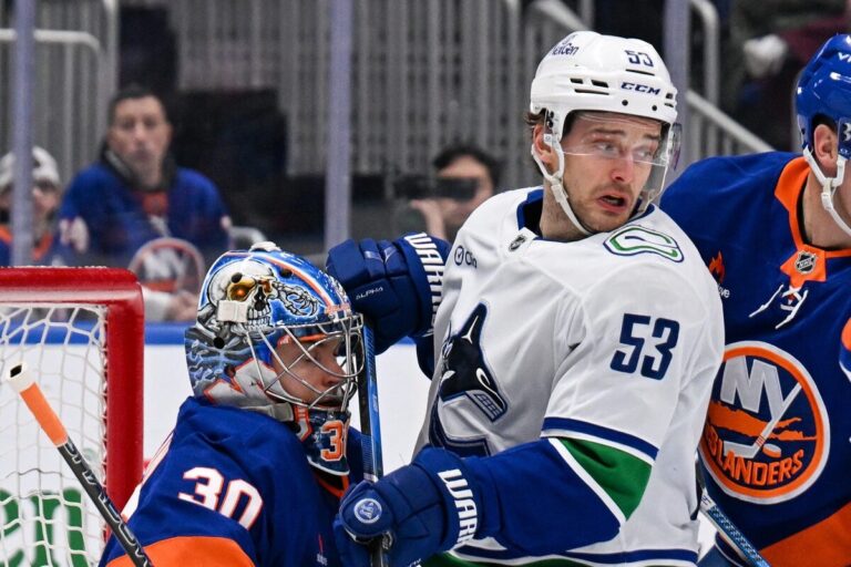 Teodors Bļugers, hokejazinas.com