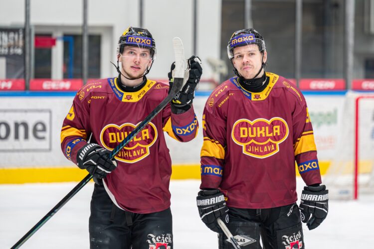 Patriks Ozols un Edgars Kulda, hokejazinas.com