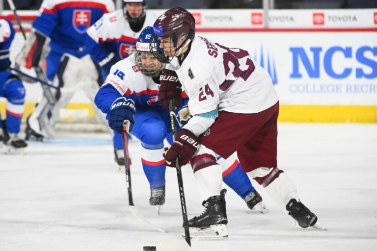 Daniels Serkins, hokejazinas.com