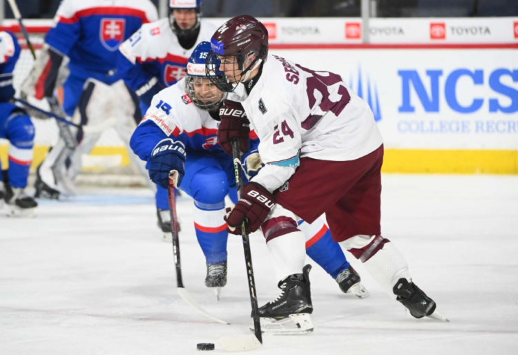 Daniels Serkins, hokejazinas.com