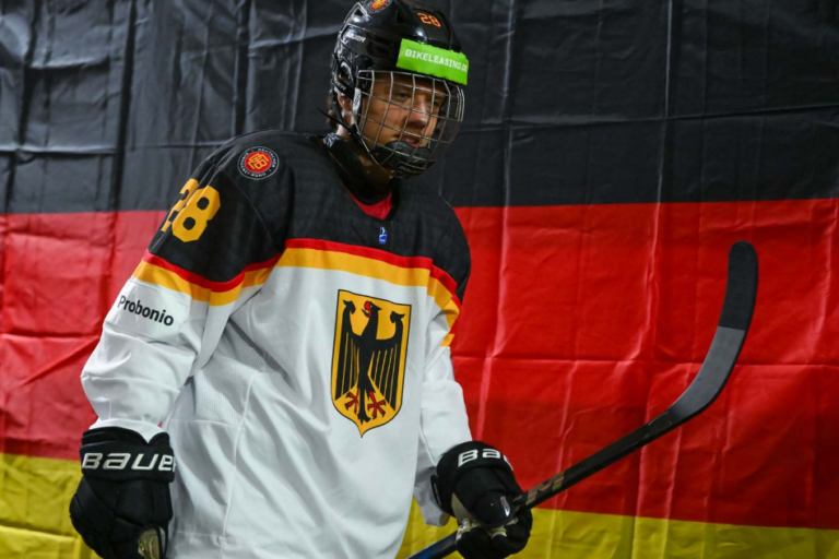 Gustavs Grīva, hokejazinas.com